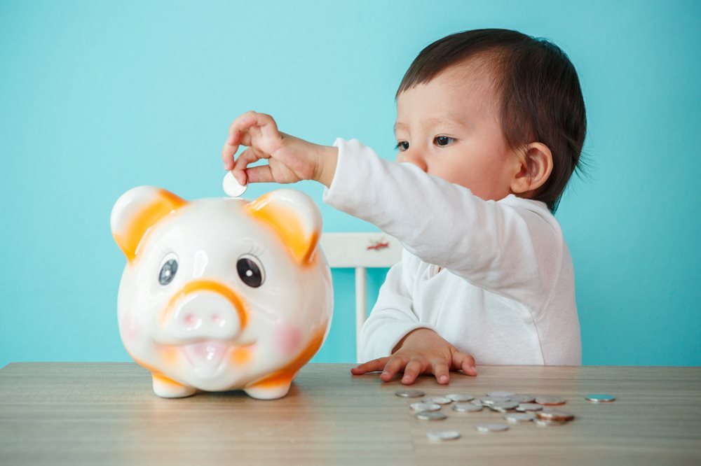 baby using bank